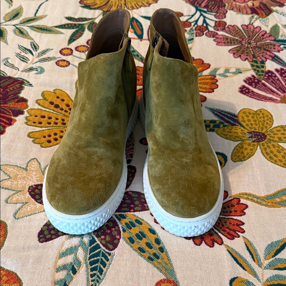 Aerosoles Olive Green Suede Ankle Boots